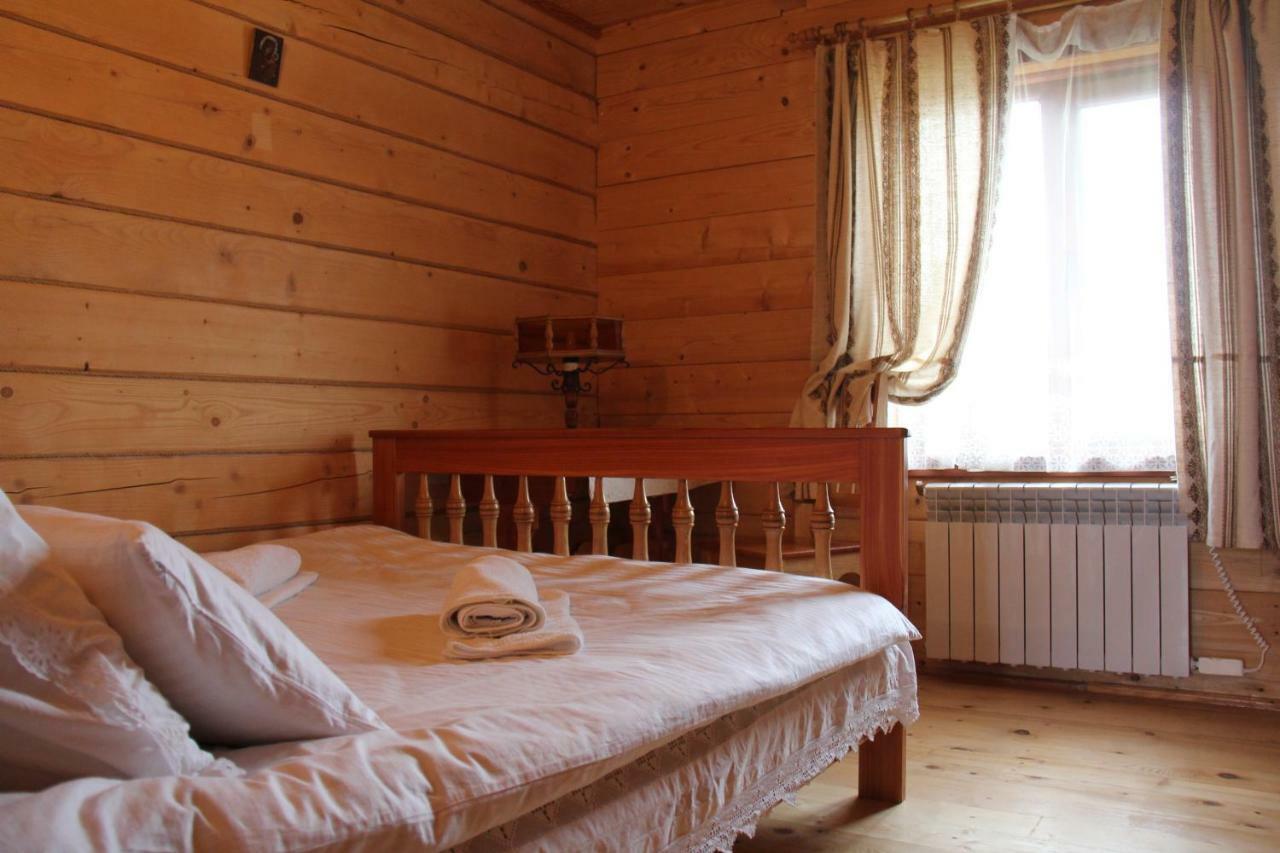 Зубровиця Bukovinka Esterno foto